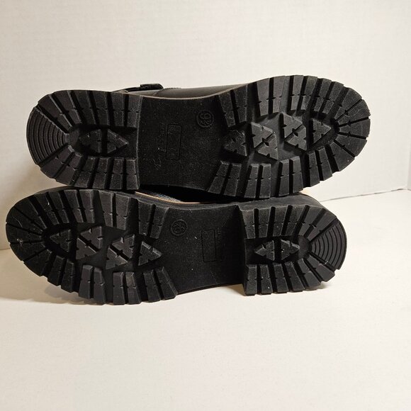 NWT Universal Thread Boots Womens 9.5 Karissa Black Lace Up Ankle Faux Sherpa - Picture 7 of 11